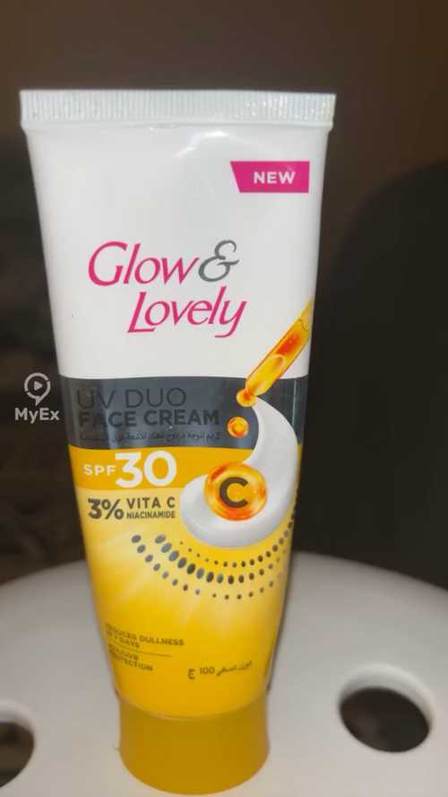صورة لواقي شمس جلو آند لوفلي SPF 30 مع إبراز عبوته